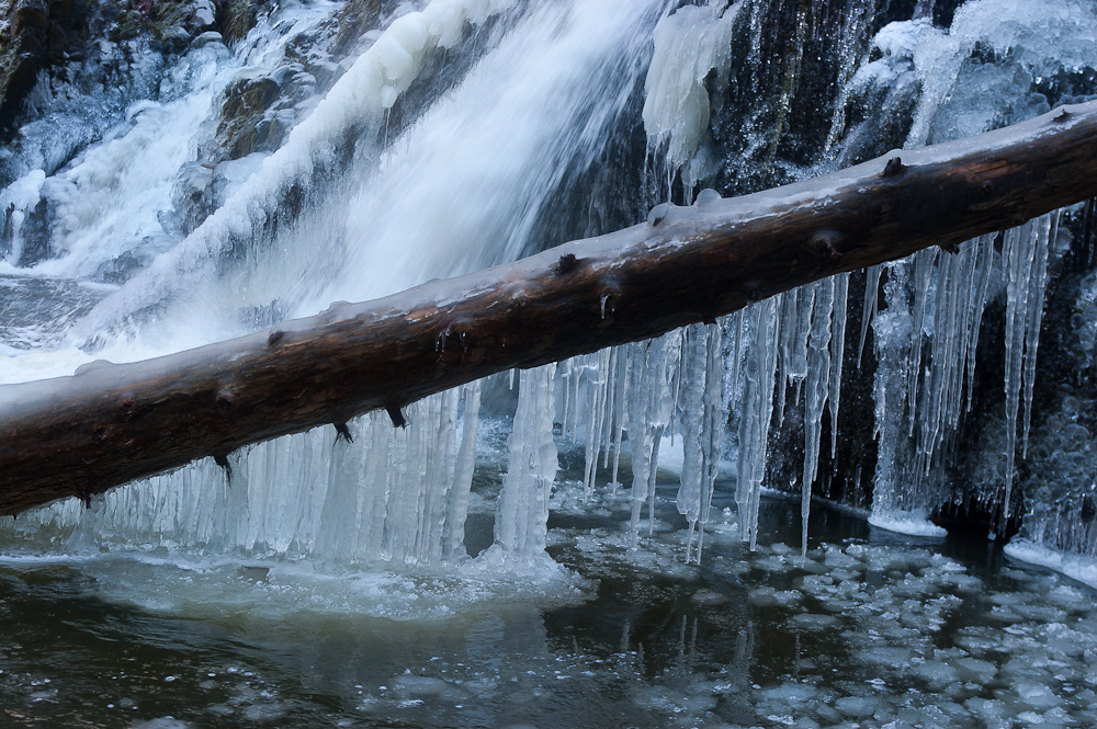 Lower falls 3. Love those icicles!